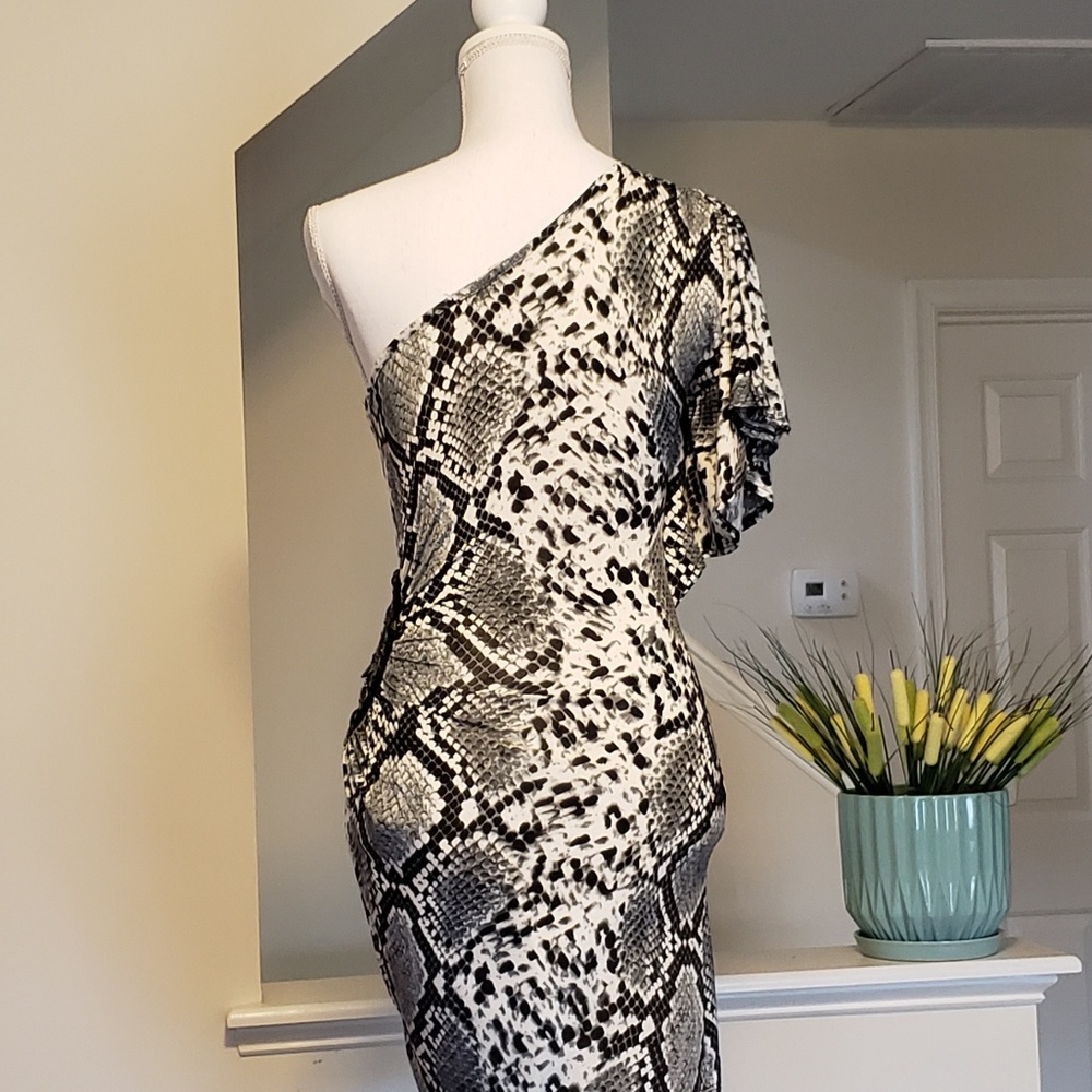 Party body fit Dress - Picture 2 of 7